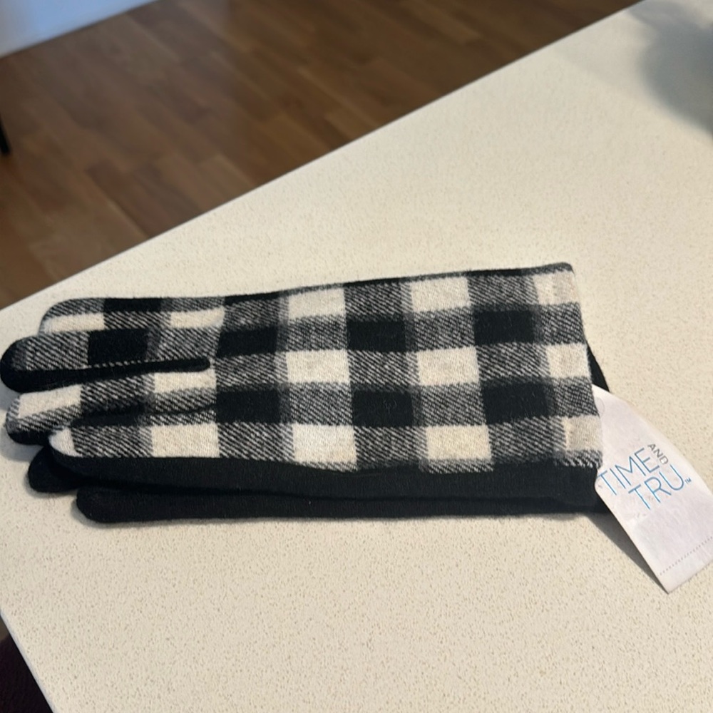 Brand New Time & Tru Gloves